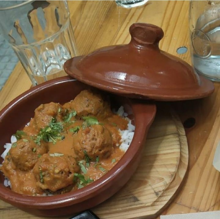 photo of Veganitessen Albóndigas de lentejas al curry shared by @enniwestt2 on  15 Feb 2020 - review