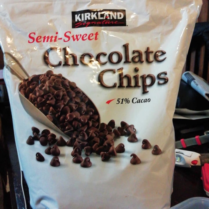 photo of Kirkland Signature Semi-Sweet Chocolate Chips shared by @ninouminou on  27 Aug 2019 - review