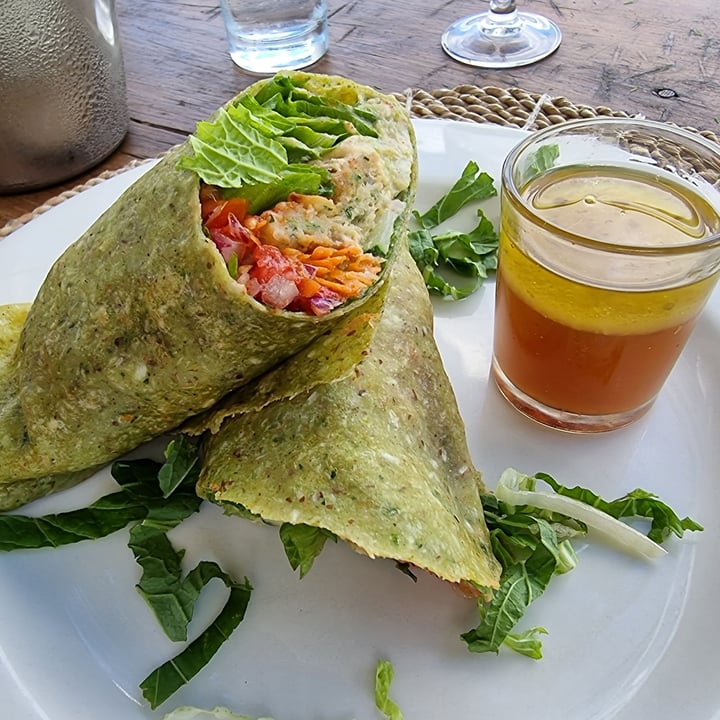 photo of Leafy Greens Falafel wrap shared by @natsdoesvegan on  06 Mar 2022 - review