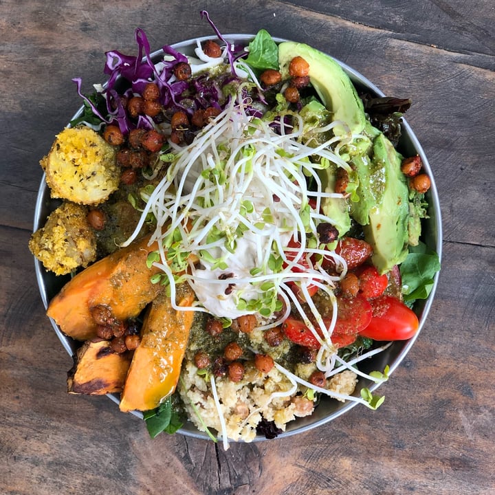review photo of CASA NUEZA Ensalada shared by @agusgutierrez on 02 Jan 2022 - review
