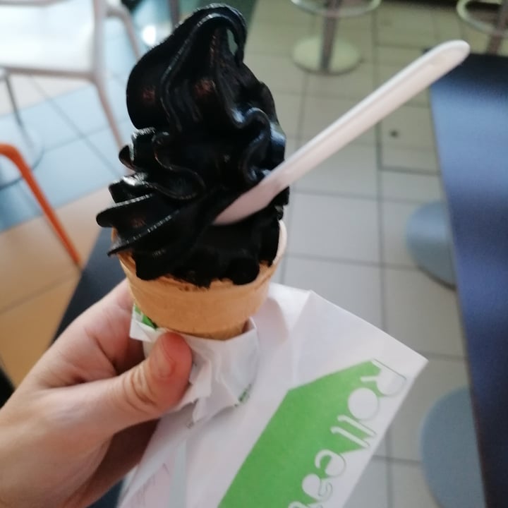 review photo of Roll Eat Vegan Ice Cream shared by @chiaragota on 08 Apr 2022 - review