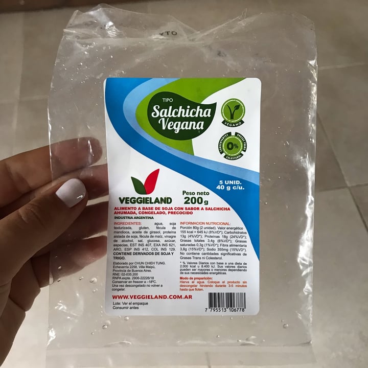 review photo of Veggieland Salchichas Veganas shared by @candgaras6 on 04 Dec 2021 - review