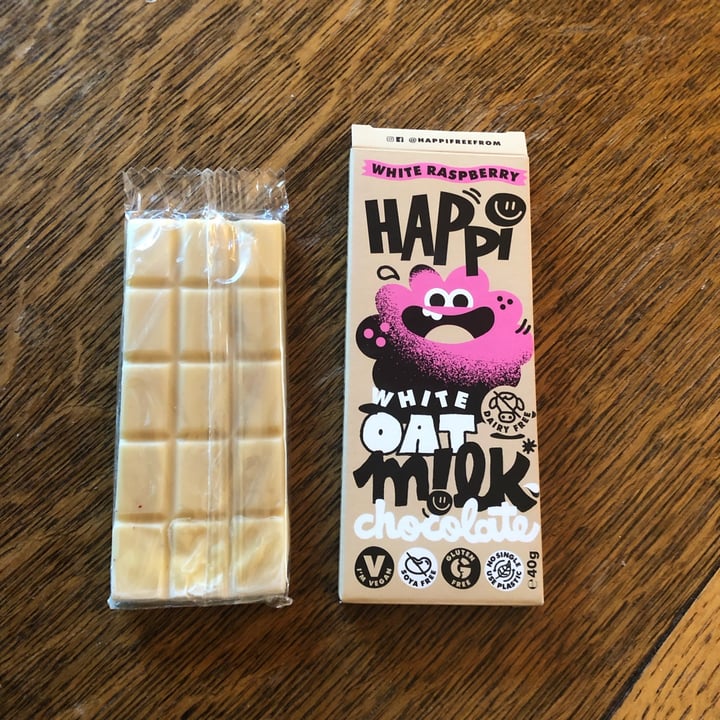 photo of Happi Happi white oat milk raspberry chocolate shared by @garen7 on  08 Apr 2022 - review