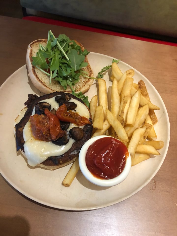 photo of Veggie Grill The Luxe Burger shared by @nikkessler on  20 Feb 2019 - review
