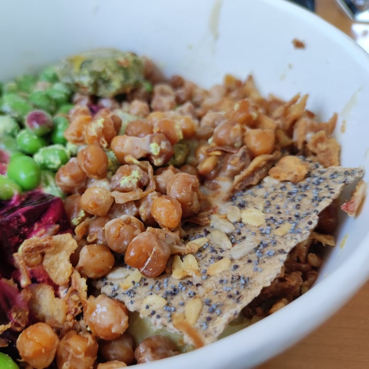 photo of Hummus Around "Il Centro" Arese Vegan Bowl shared by @saraferri on  18 Oct 2021 - review