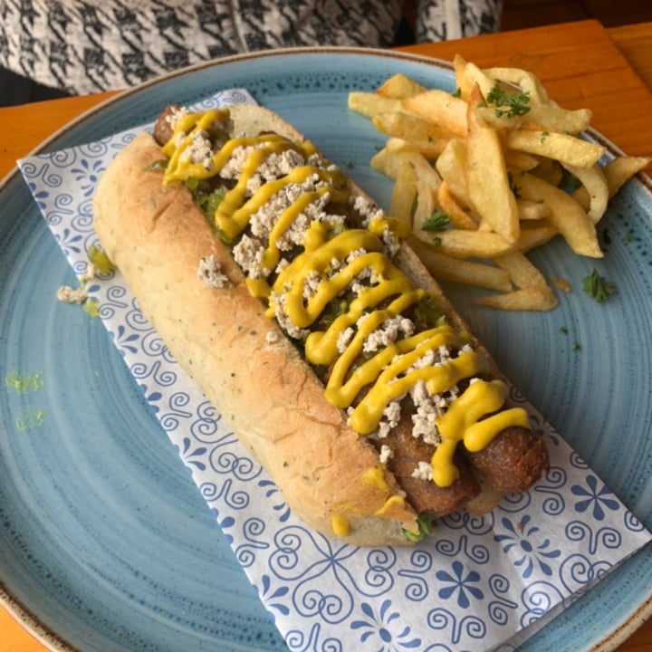 photo of Restaurante Vegano Cardamomo Hot Chili Hot Dog shared by @mariarjs on  16 Nov 2021 - review