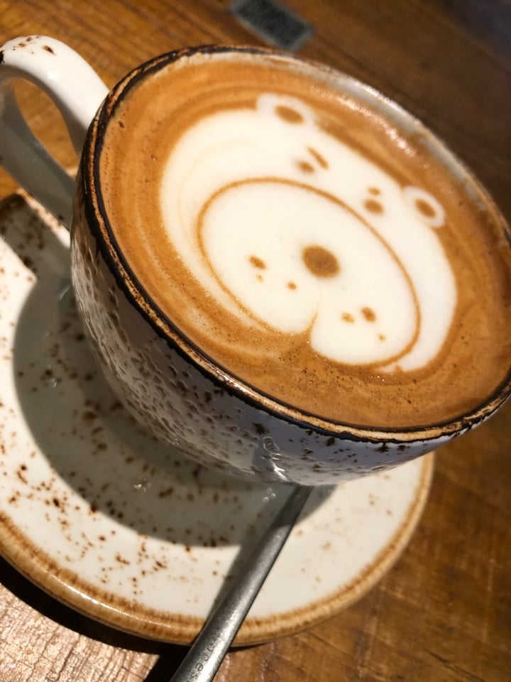review photo of Honest Greens Plaça Catalunya cafe con leche de avena shared by @sandraa23 on 01 Dec 2019 - review