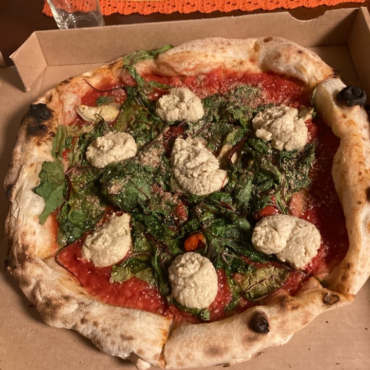 photo of Antica Pizzeria Nennillo Quattro vegani shared by @lebe on  02 Oct 2022 - review
