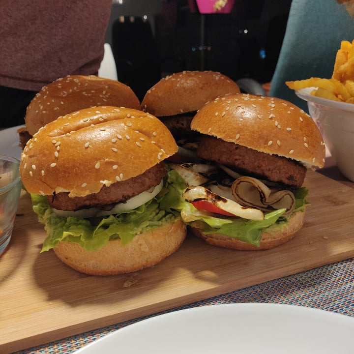 review photo of ืืืขืื Sensational Burger shared by @katiashteiner on 30 Oct 2020 - review