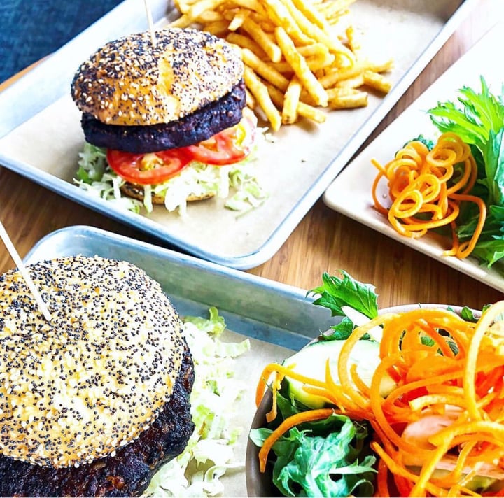 photo of University Towers Kitchen  Veggie Burger (gluten-free bun) shared by @courtneyransom on  15 May 2019 - review