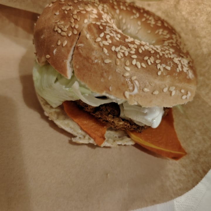 review photo of hoop bagel & salad Bagel Personalizzato shared by @mynameiscri on 25 Nov 2022 - review