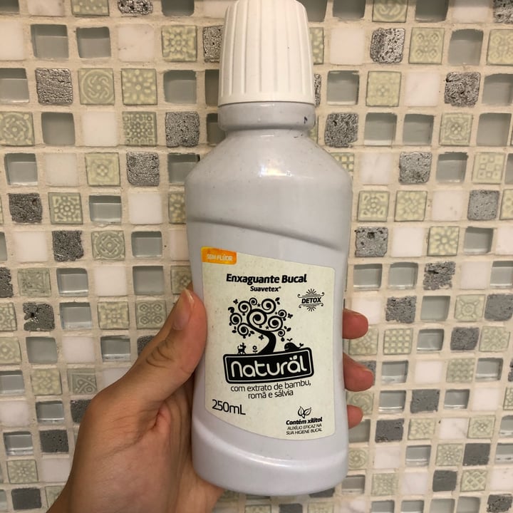 review photo of Natural Joy Enxaguante Bucal Com Extrato De Romã, Bambu E Sálvia shared by @loretita on 12 May 2022 - review
