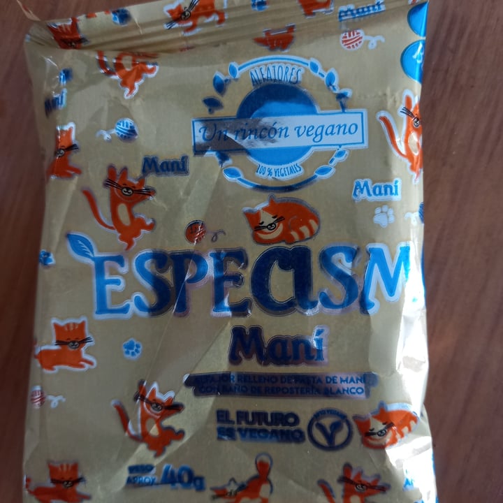review photo of Un Rincón Vegano Especismo Cero Alfajor Relleno De Mani Con Baño De Repostería Blanco shared by @solemr on 31 Dec 2021 - review
