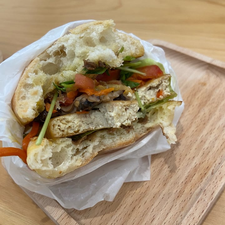 photo of Lilac Oak Grilled tofu Sandwich shared by @misssedgwick on  16 Mar 2022 - review