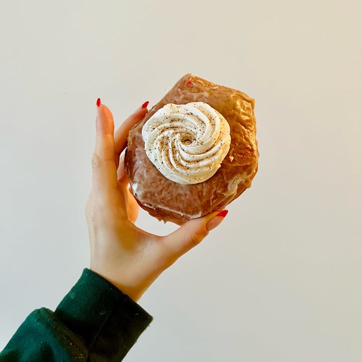 photo of MACHINO DONUTS holiday nog donut shared by @thealexrae on  13 Dec 2021 - review
