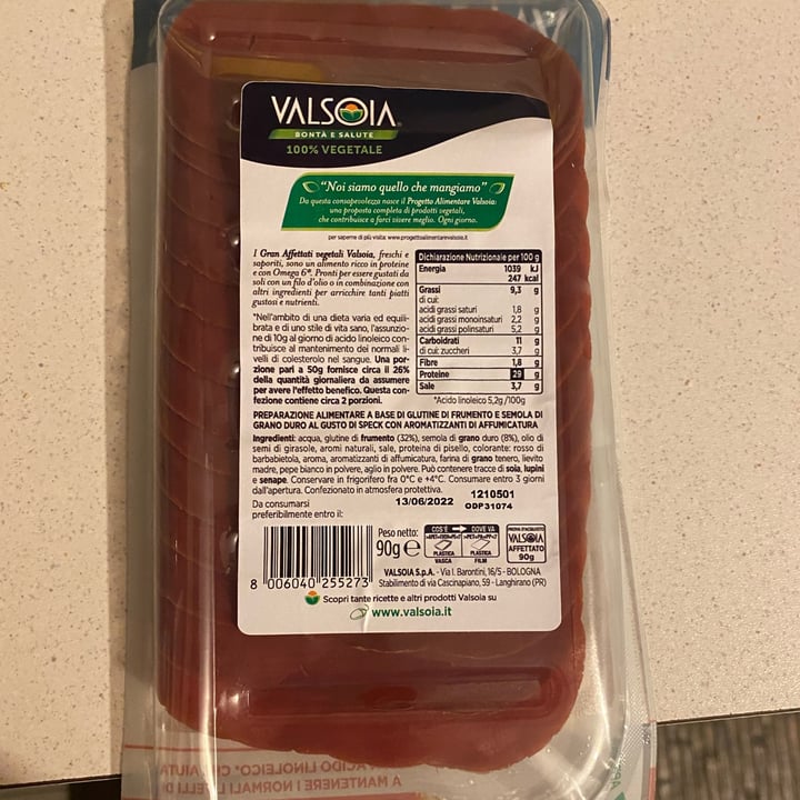 photo of Valsoia Gran Affettati Vegetali Gusto Bresaola shared by @serenonaa on  15 Apr 2022 - review