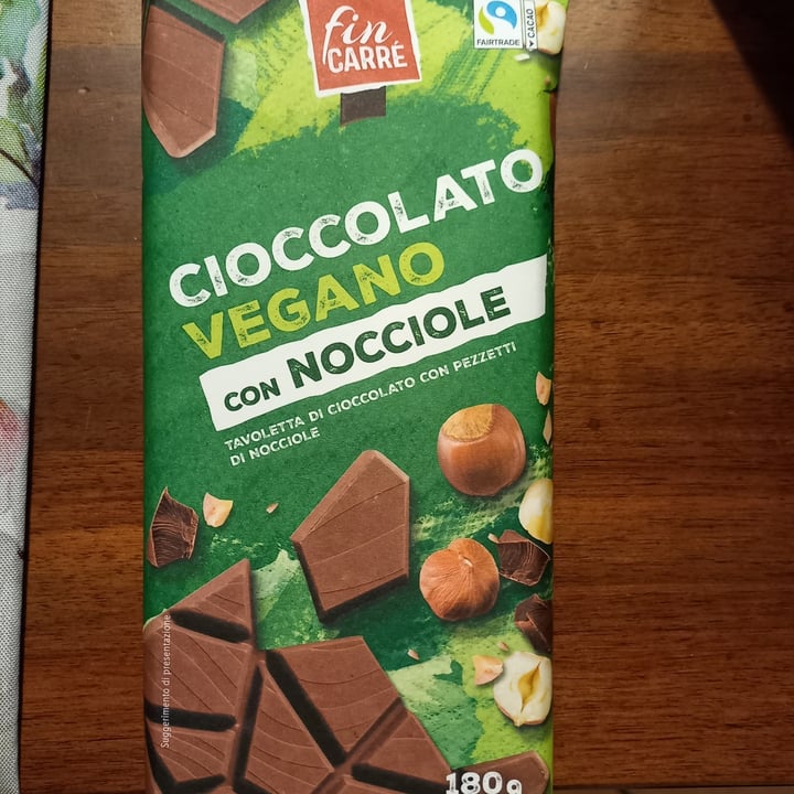 photo of Fin Carré Cioccolata vegana alle nocciole shared by @katiaroby77 on  12 Jan 2022 - review