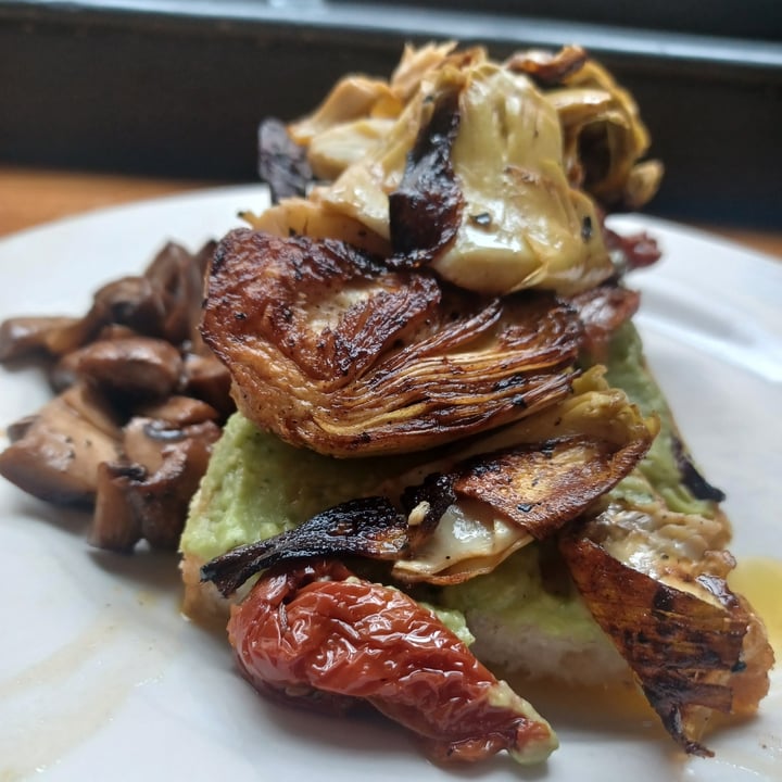 photo of Wild Cafe Avocado and Artichoke on toast shared by @amahaug on  05 Sep 2021 - review
