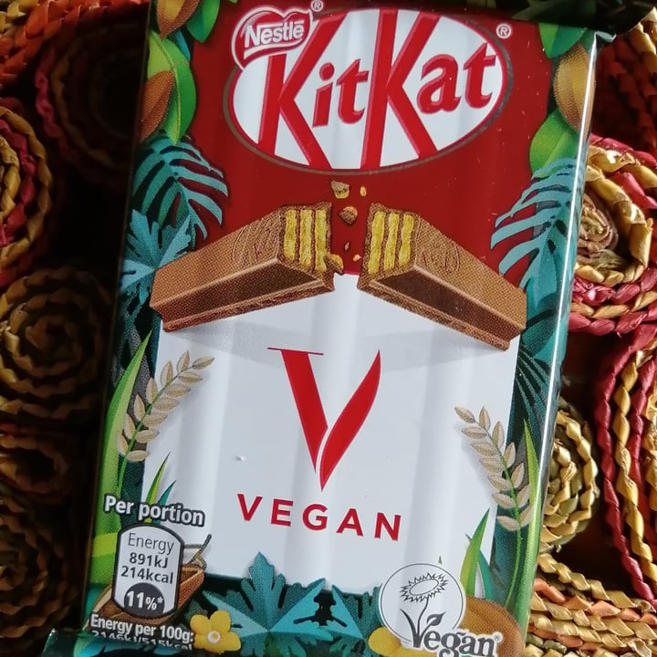review photo of Nestlé Kitkat Vegan shared by @sarasurano on 29 May 2022 - review