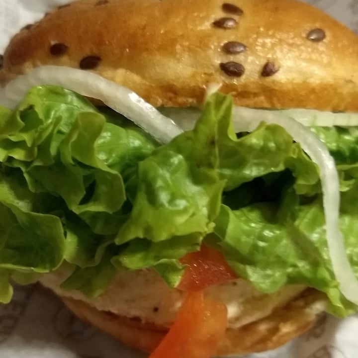 photo of Burger 54 Vegan Chicken Sandwich shared by @julipb on  05 Oct 2022 - review