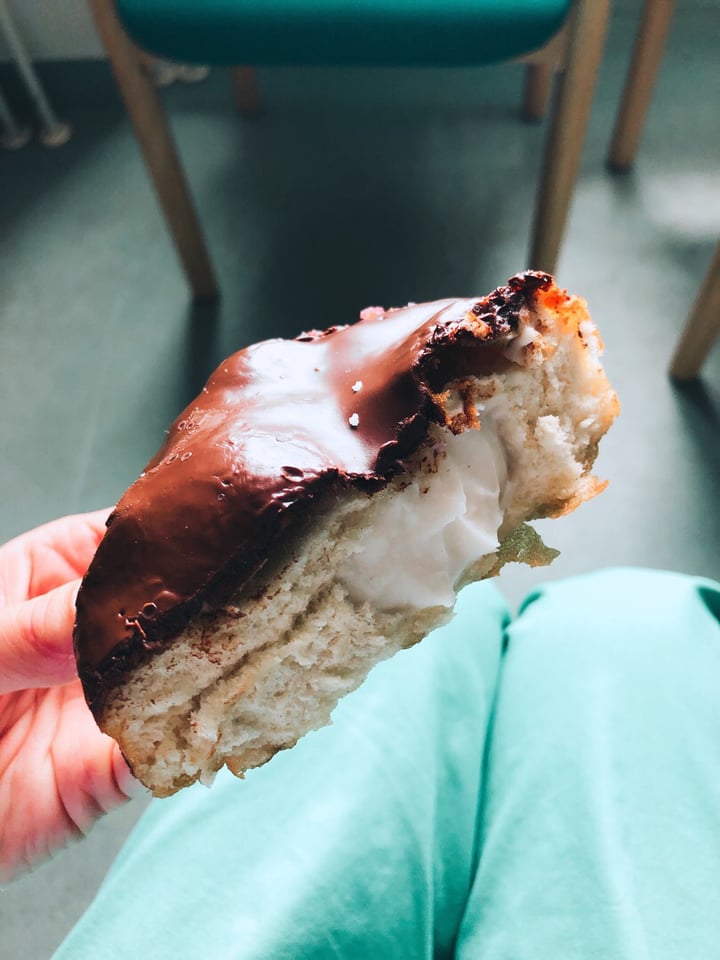 review photo of Brammibal's Donuts Donut shared by @sabrinanyuki on 08 Aug 2019 - review