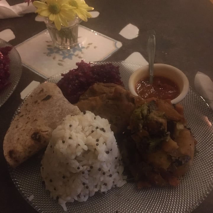review photo of Krishna Veggie Thali shared by @smariaveg on 10 Apr 2021 - review