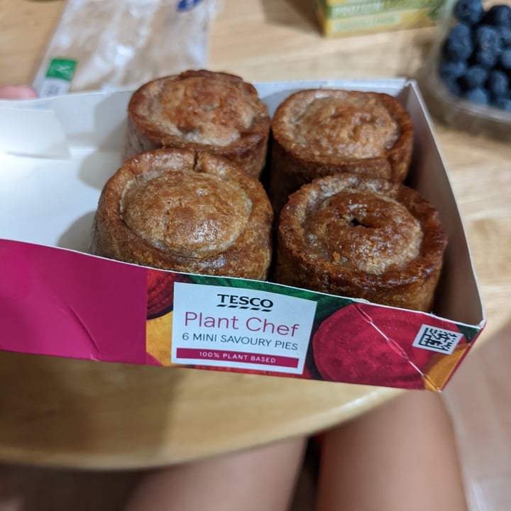 photo of Tesco Plant Chef 6 Mini savoury pies shared by @katchan on  31 Oct 2022 - review