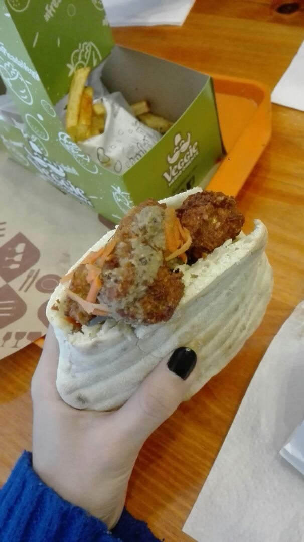 photo of Veggie Medio Oriente Falafel sandwich shared by @ximena on  01 Aug 2019 - review