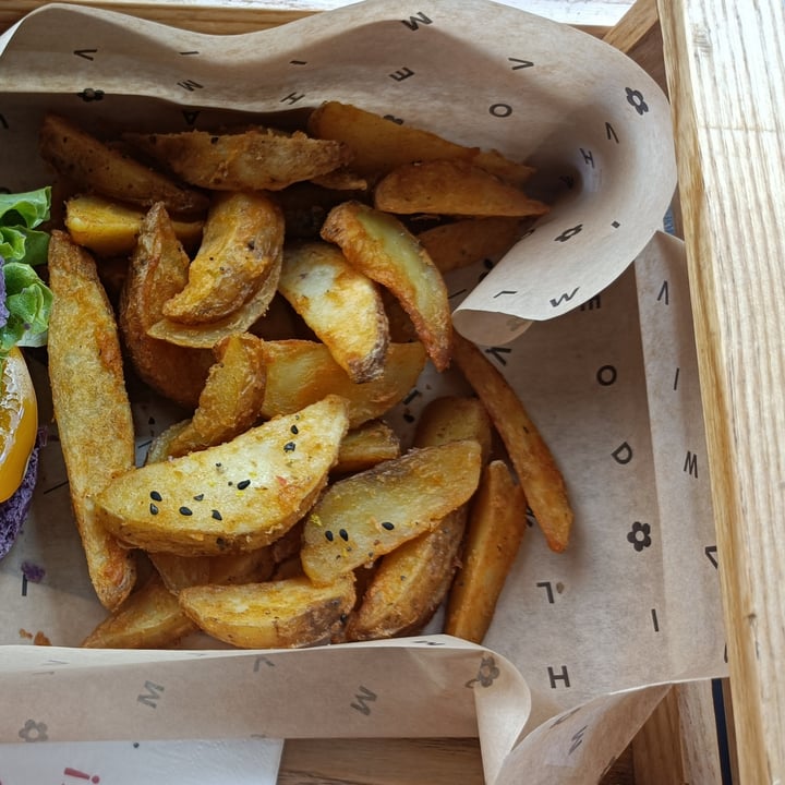 photo of Flower Burger Patate shared by @mixxy on  20 Aug 2022 - review