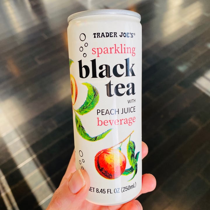 photo of Trader Joe's Sparkling Black Tea With Peach juice shared by @beckyyy on  23 Aug 2020 - review