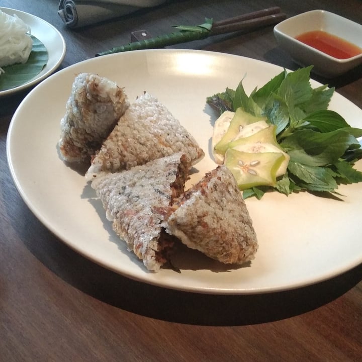 photo of Hum Vegetarian, Café & Restaurant Deep fried spring rolls shared by @andreaalexandra on  03 May 2020 - review