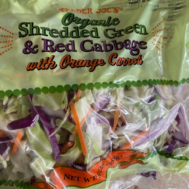 photo of Trader Joe's Organic Shredded Green & Red Cabbage With Orange Carrots shared by @anna-vegan2021 on  08 Mar 2022 - review