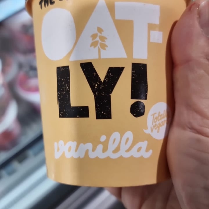 photo of Oatly Vanilla Ice Cream shared by @rojocat on  04 Jul 2022 - review