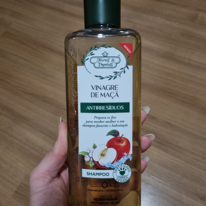 photo of Flores & Vegetais Shampoo Vinagre De Maçã shared by @mubittencourt on  20 Oct 2022 - review