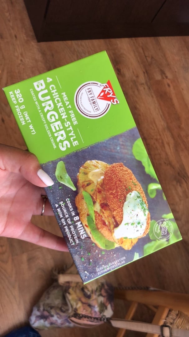 photo of Fry's Family Food Chicken-Style Burgers shared by @marchesivegan on  04 Jan 2020 - review