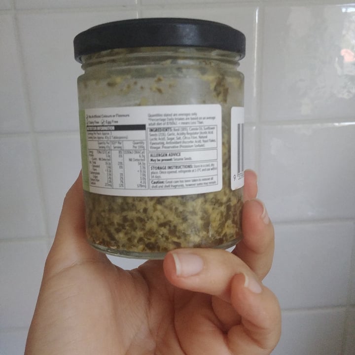 photo of Woolworths Free From Dairy Basil Pesto shared by @alynereis on  01 Dec 2021 - review