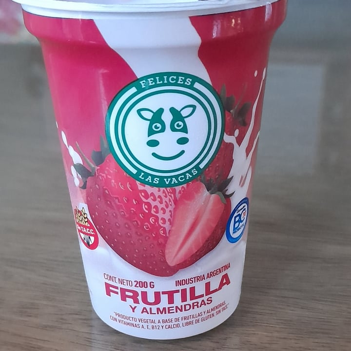 photo of Felices Las Vacas Yogurt sabor Frutilla shared by @marloruu on  27 May 2021 - review