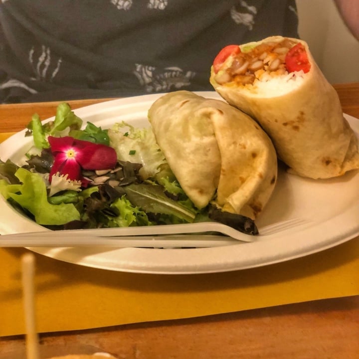 photo of Aromaticus Monti Burrito Vegano shared by @gigiporgie on  03 Aug 2021 - review