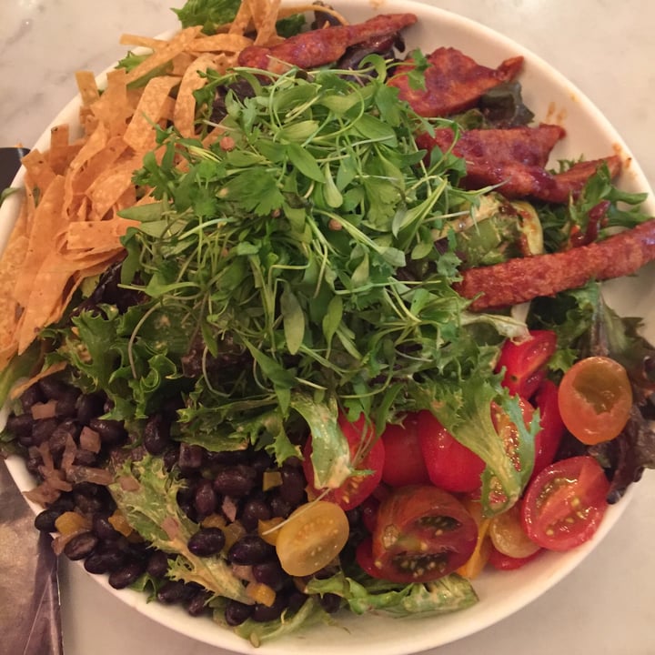 photo of P.S. Kitchen Western BBQ Chickun Salad shared by @carolynsanity on  19 Sep 2021 - review