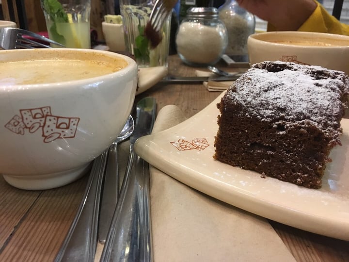 photo of Le Pain Quotidien Budín carrot cake y cúrcuma latte shared by @ladybiird on  07 Aug 2019 - review