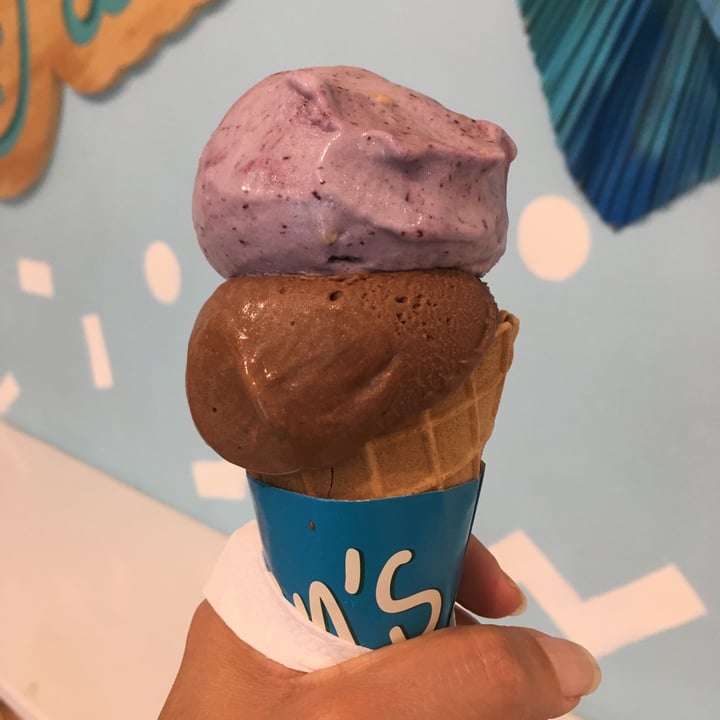 photo of Kristen's Kick-Ass Ice Cream Newlands Vegan Blueberry Shortcake shared by @sylvacharm on  01 Oct 2022 - review