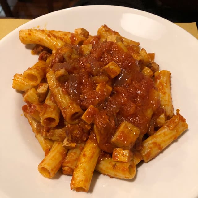 Photo of the dish “Pasta all’amatriciana con tofu”