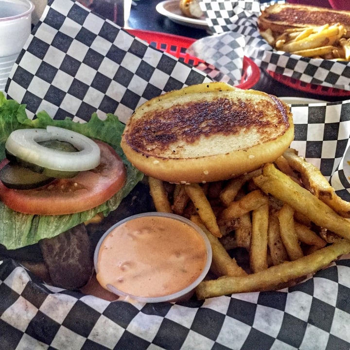 photo of Doomie's Home Cookin' Bacon Burger shared by @ketchupfights on  11 Jan 2021 - review