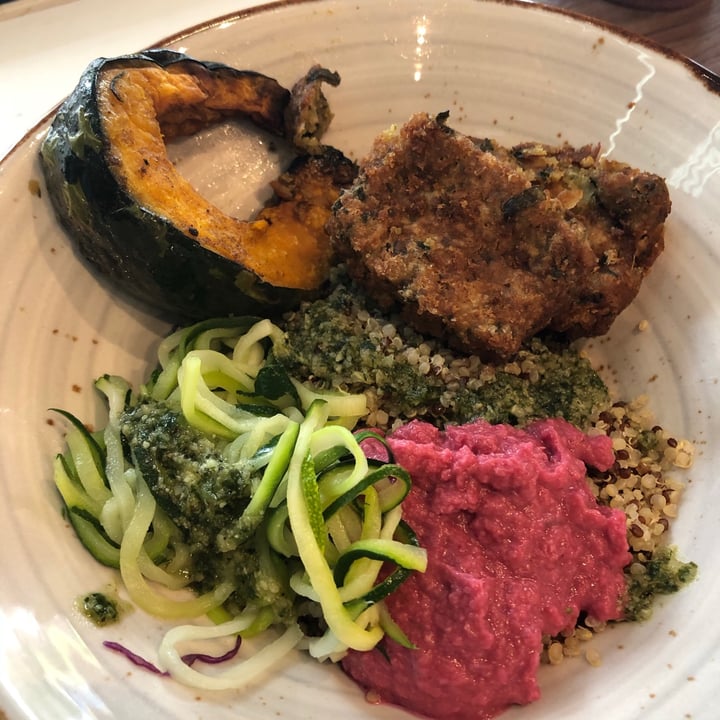 photo of Haakon Superfoods and Juice Falafel and Quinoa Grain Bowl shared by @aishahalattas on  20 Sep 2020 - review