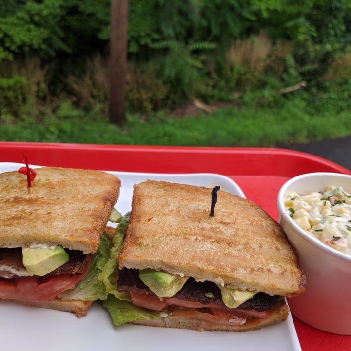 photo of Loving Hut BLTA Sandwich with macoroni salad shared by @lovinghutnj on  08 Jul 2020 - review