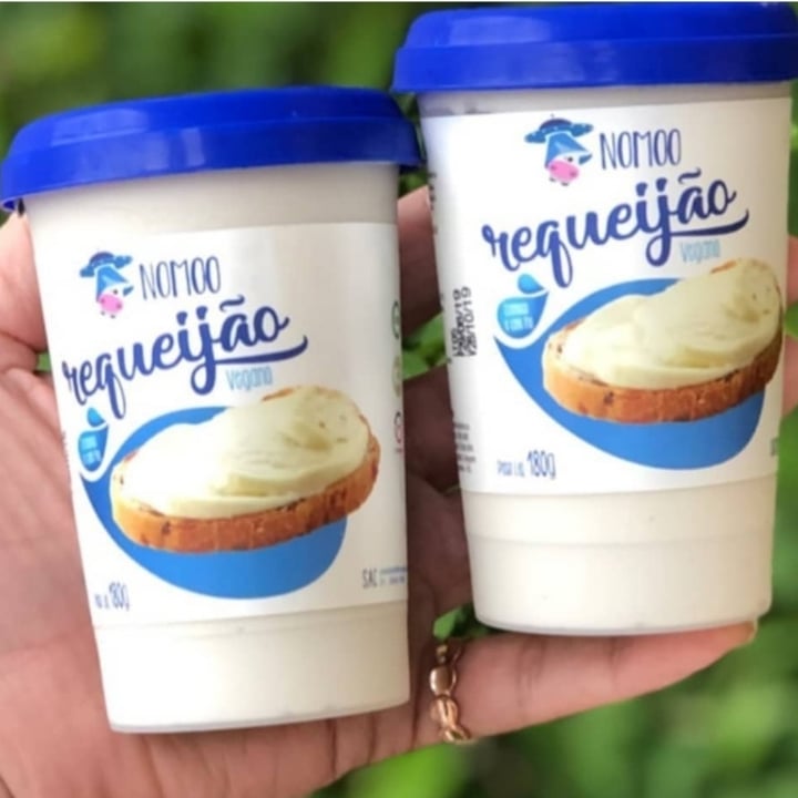 review photo of NOMOO Plant-Based Brasil Requeijão shared by @fbtd on 12 May 2022 - review