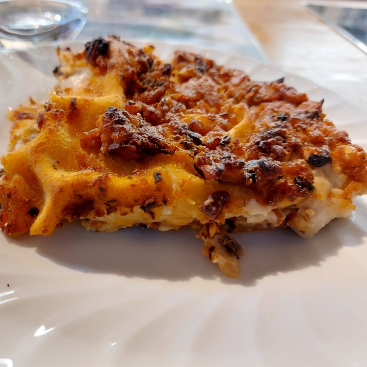 photo of Fonderia Gastro Bistrot Lasagna al ragù di legumi shared by @wandavetveg on  09 Apr 2022 - review