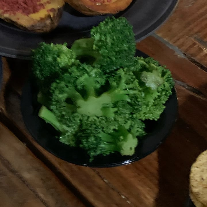 photo of Imagine Vegan Cafe Steamed broccoli shared by @vegzari on  13 Mar 2022 - review