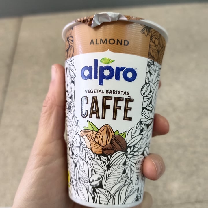 photo of Alpro Vegetal baristas caffè (Almond) shared by @stellecadenti on  05 Dec 2022 - review