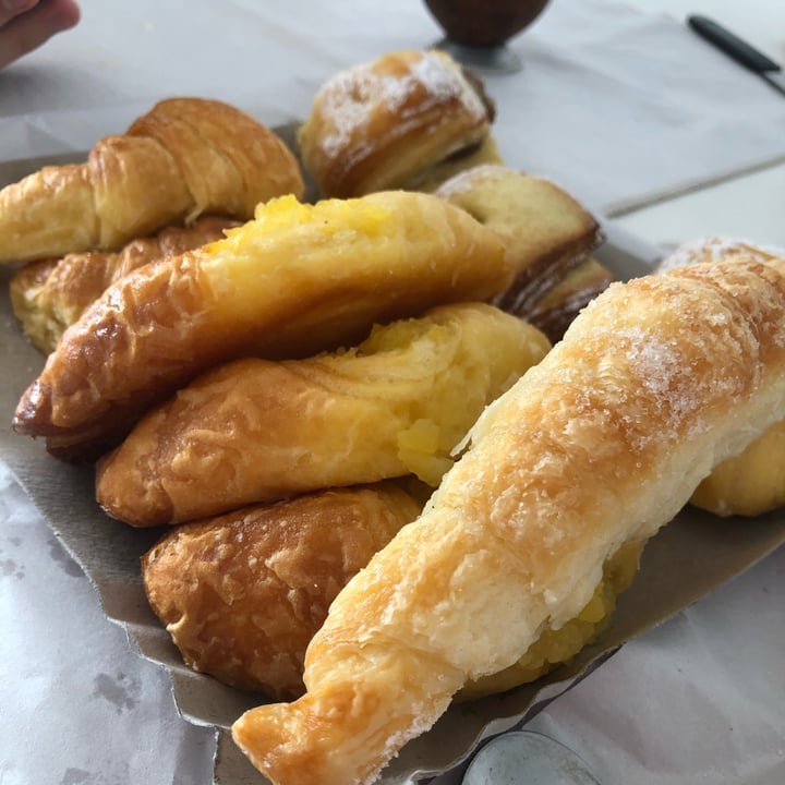 photo of Biota Panaderia & coffee to go Facturas surtidas shared by @claracartasegna on  23 Jan 2022 - review